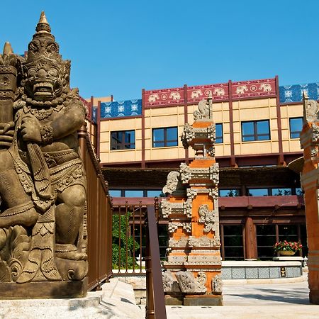 Disney Explorers Lodge Hong Kong Exterior photo The Asian Art Museum of San Francisco