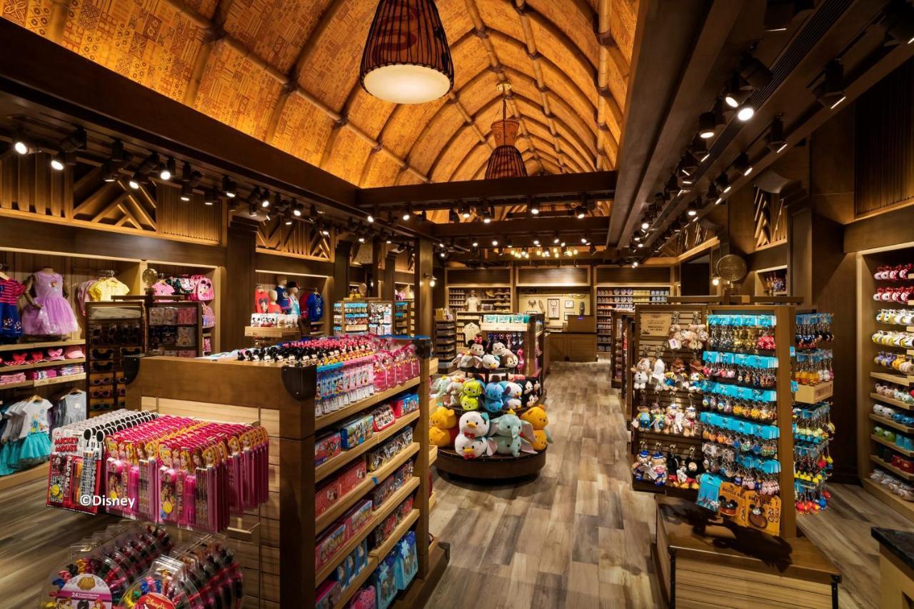 Disney Explorers Lodge Hong Kong Exterior photo The interior of the Disney store at Disney Springs
