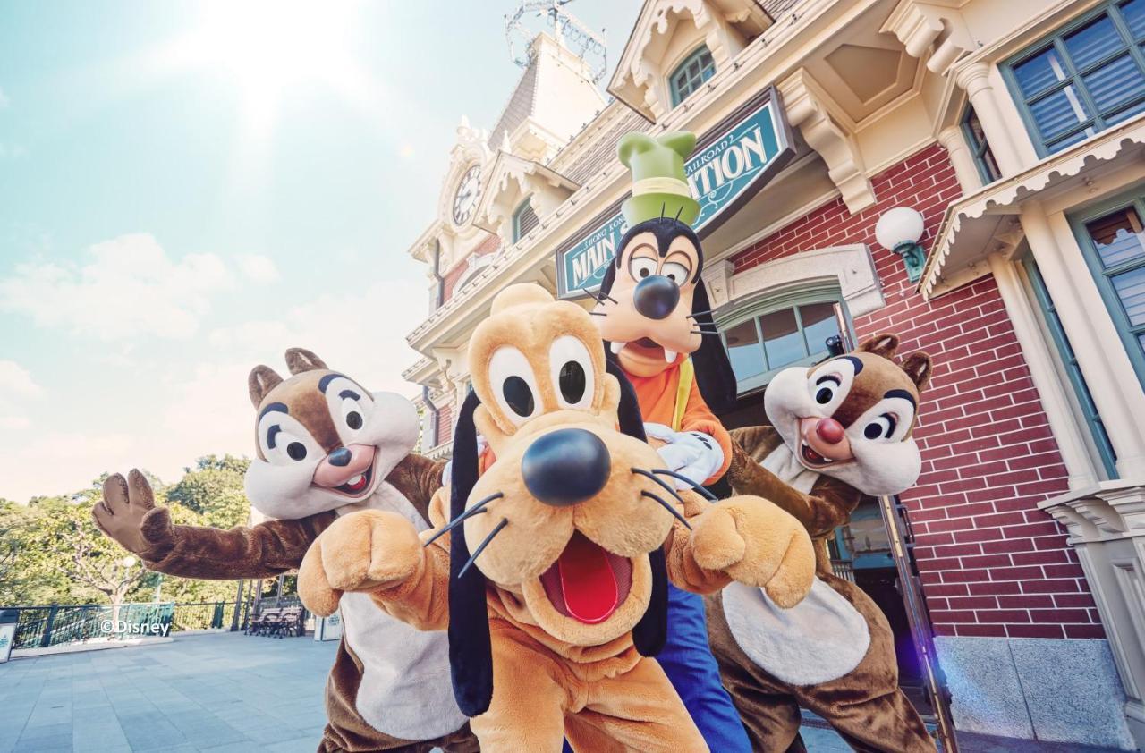 Disney Explorers Lodge Hong Kong Exterior photo Goofy, Pluto, Chip and Dale at Tokyo Disneyland