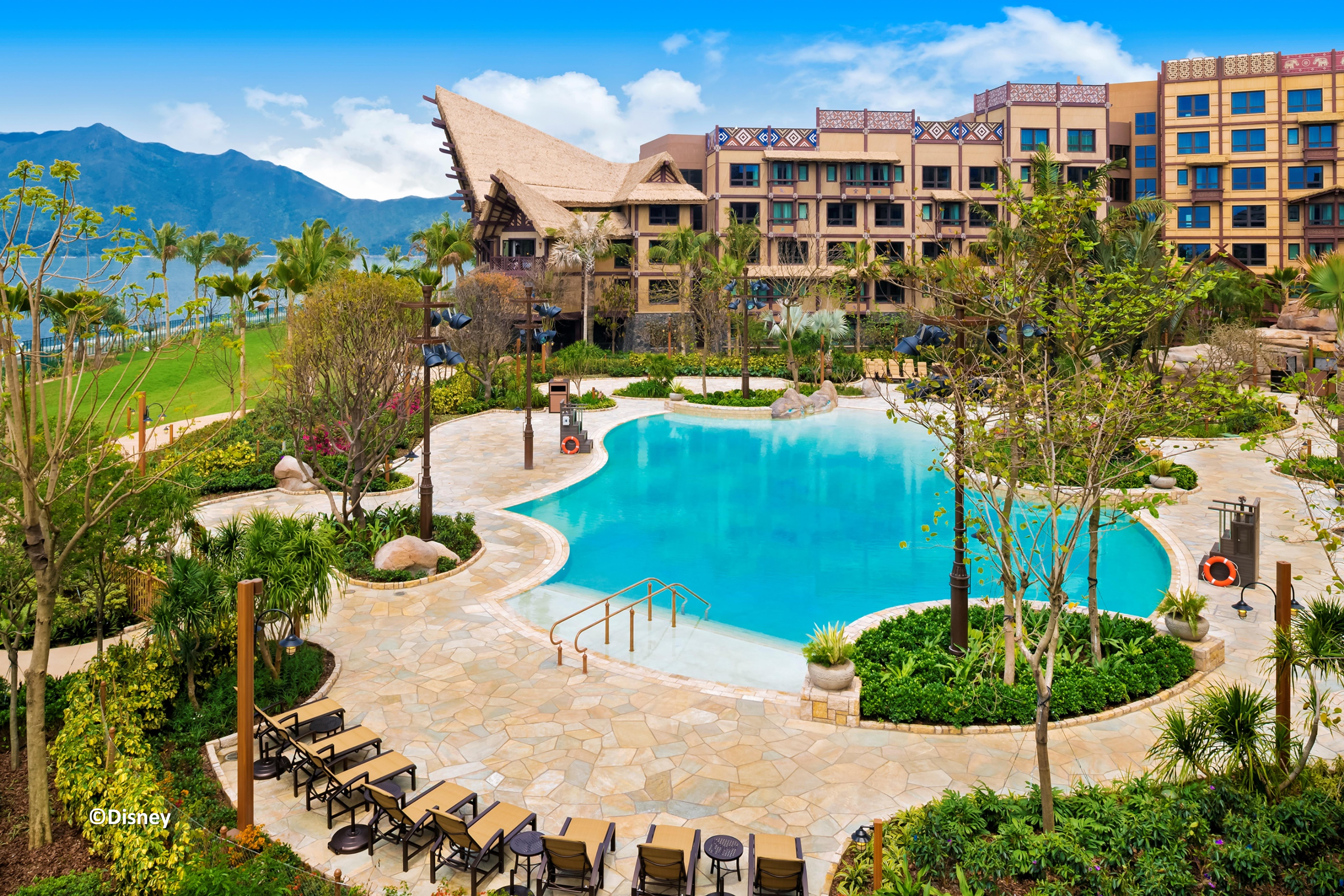 Disney Explorers Lodge Hong Kong Exterior photo The swimming pool at The Mira Hong Kong