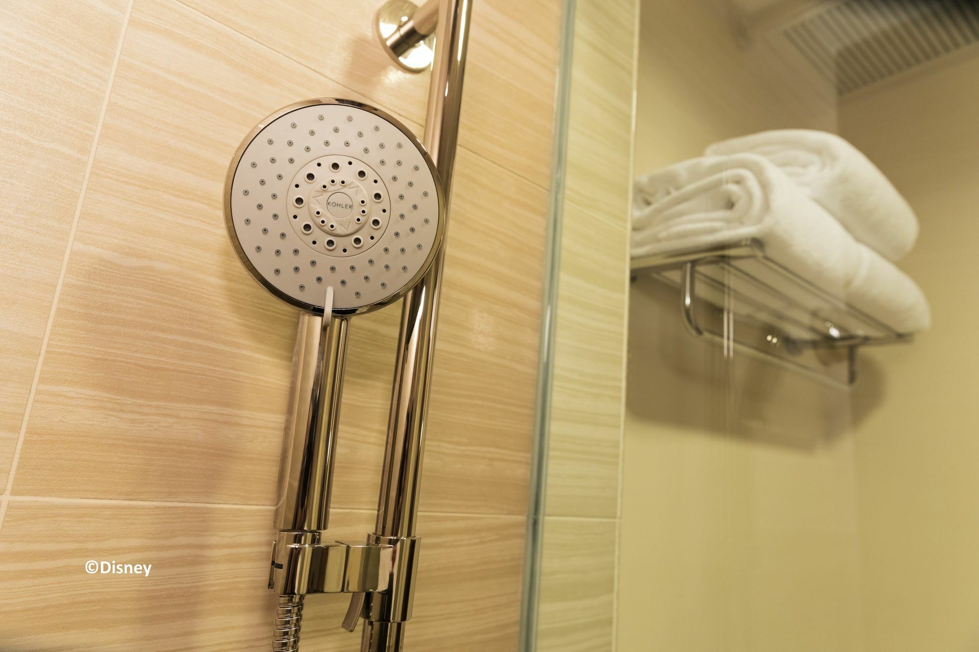 Disney Explorers Lodge Hong Kong Exterior photo A shower